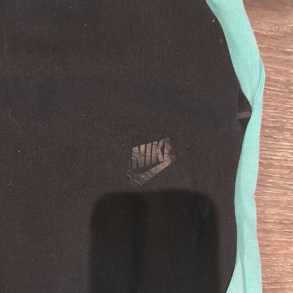 Used Men’s Nike Sweatpants - Picture 2 of 5